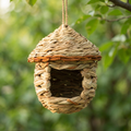 Nichoir Artisanal en Paille Naturelle Tressé à la Main